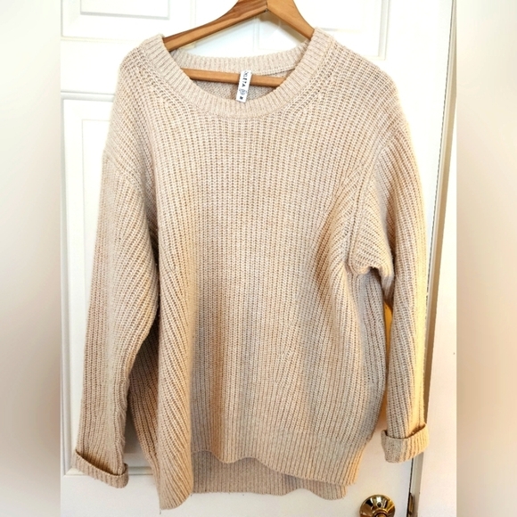Athleta Sweaters - Athleta SierraWool Blend Cream Sweater Soze Medium Hiking Camping Gorpcore Beach
